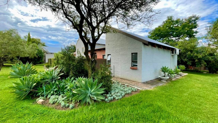 2 Bedroom Property for Sale in Waterval East North West